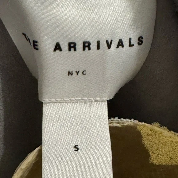 The arrivals Women's Gray Faux Fur Jacket small - Picture 8 of 8